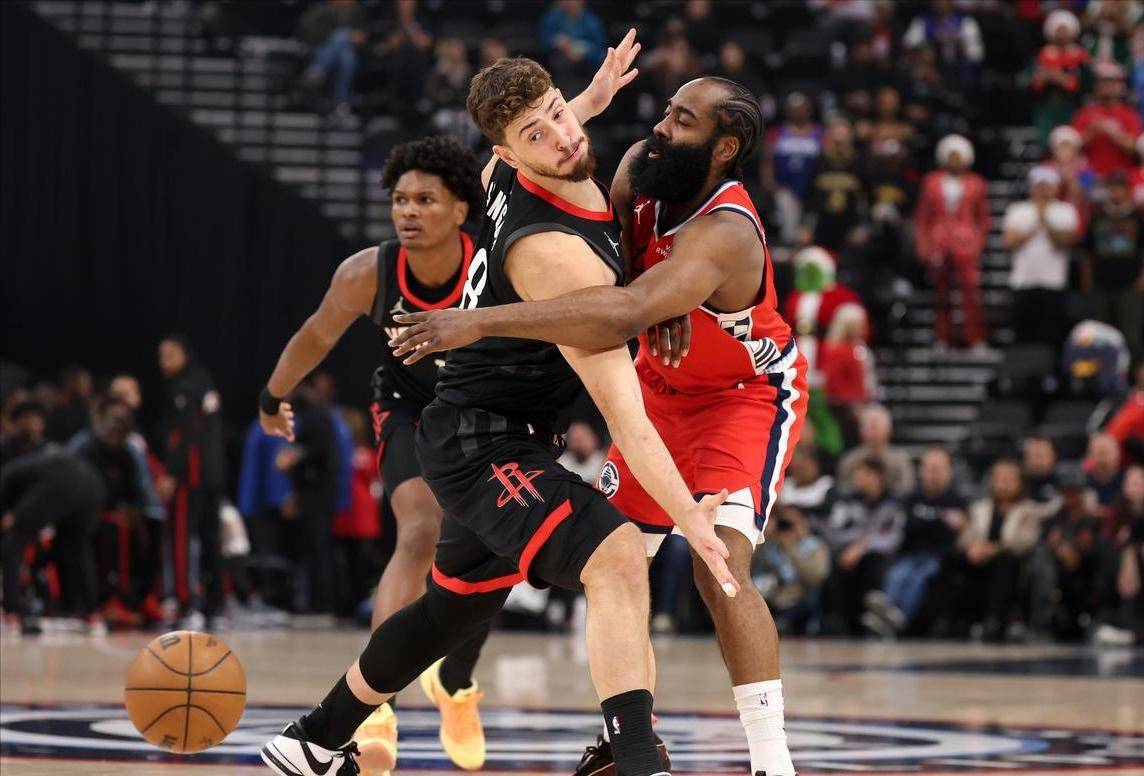 英雄联盟S15赛-关于NBA常规赛国际比赛日再迎强敌；洛杉矶快船单刀错失；主帅态度——更衣室稳定；训练强度明显提升的信息